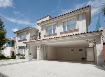 Casa de 5 habitaciones, Metepec · Residencia de Lujo Amueblada en Venta.