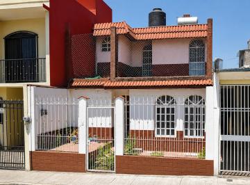 Casa de 3 habitaciones, Orizaba · Venta de Casa en El Fraccionamiento El Espinal en Orizaba en Veracruz