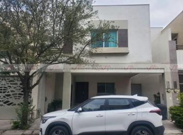 Casa de 3 habitaciones, Monterrey · Casa en Renta en Puerta de Hierro