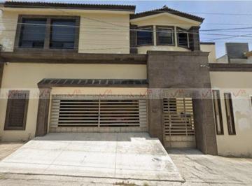 Casa de 5 habitaciones, Monterrey · Casa en Venta en Pedregal de La Silla