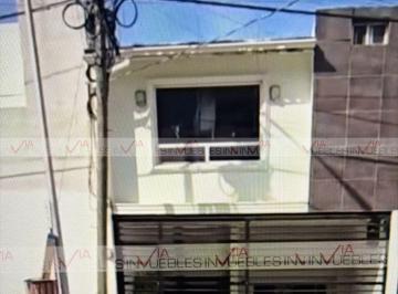 Casa · 204m² · 4 Recámaras · 1 Estacionamiento · Casa en Venta en Villa Las Fuentes