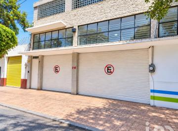 Local comercial · 230m² · 2 Recámaras · Local en Renta en Lago Gabes, Tacuba