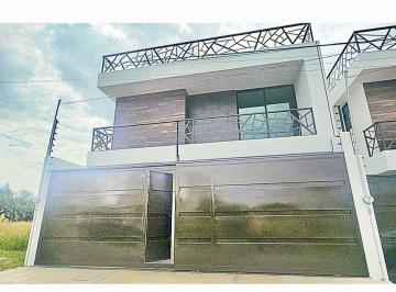 Casa de 3 habitaciones, Tlaxcala · Casa en Venta Ocotlán Tlaxcala 3 Recámaras Jardín Balcones Roof Garden 2 Estacionamientos