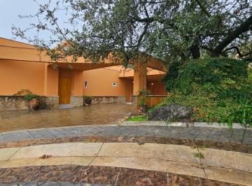 Casa · 567m² · 3 Recámaras · 5 Estacionamientos · Casa en Venta Villa Montaña