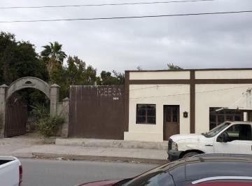 Casa · 274m² · 6 Recámaras · 1 Estacionamiento · Casa en Renta Los Lermas