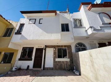 Casa de 2 habitaciones, Tijuana · Casa en Venta en Jardines de Agua Caliente con Créditos Infonavit o Bancario