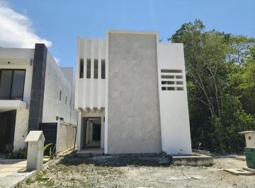 Casa · 315m² · 4 Recámaras · 2 Estacionamientos · Casa en Fraccionamiento Ciudad Mayakoba