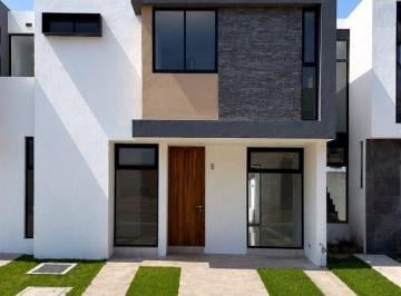 6f0c8e453c53cd9ae2ab471160789b98e583a2fb96e17abd8c2047d974e3099b · Casa Venta Almena, Casa Fuerte, Recámara en Planta Baja, Tlajomulco de Zúñiga