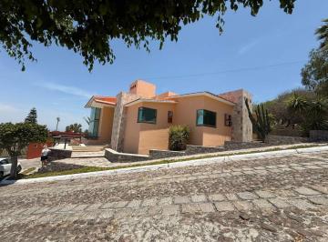 Casa en condominio de 5 habitaciones, Corregidora · Casa en Venta o Renta! Más de 1,000 m² de Terreno