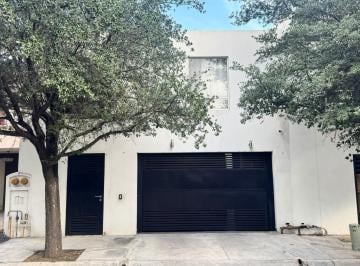 Casa · 139m² · 1 Estacionamiento · Rmc Casa en Venta en Mitras Poniente Garcia Nuevo Leon