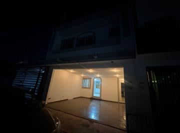 Casa de 3 habitaciones, Guadalupe · Casa de Dos Pisos en Torremolinos La Fe, Gpe.