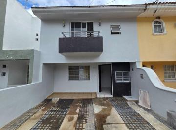 Casa · 98m² · 3 Recámaras · 2 Estacionamientos · Casa en Renta en Condominio Tres Pinos, Tlaquepaque