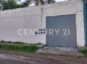 Terreno / Lote · 196m² · 4 Recámaras · 8 Estacionamientos · Terraza en Venta en La Higuera, El Salto.