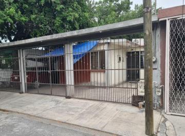 Casa · 220m² · 4 Recámaras · 2 Estacionamientos · ¡Atención Inversionistas! Casa en Venta en Mitras Norte (Zona Cumbres)