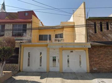Casa de 3 habitaciones, Gustavo A. Madero · Casa en Venta en Gustavo Madero