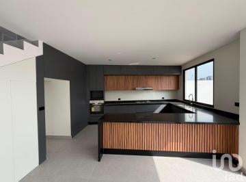 Casa · 262m² · 4 Recámaras · 3 Estacionamientos · Casa en Venta, con Cuarto en Pb, en Hacienda Carlota, Corregidora, Querétaro