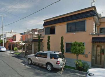Casa de 4 habitaciones, Venustiano Carranza · Casa en Venta en Venustiano Carranza