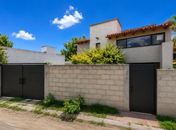 Casa de 4 habitaciones, Querétaro · Venta de Casa en La Colonia Jurica Pinar en Santiago de Queretaro en Queretaro