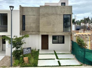Casa de 3 habitaciones, Tlajomulco de Zúñiga · Residencia 2 Niveles con Roofgarden - Residencial Flor de Loto