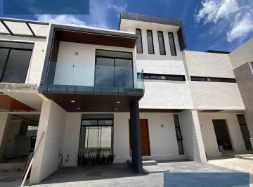 Casa · 109m² · 3 Recámaras · 2 Estacionamientos · Casa Moderna en Residencial Cerrado | 3 Recámaras, Pádel, Pérgola y Asador en Tlaxcala