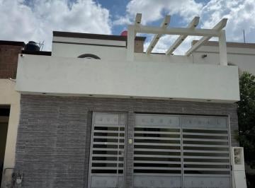Casa · 154m² · 3 Recámaras · 2 Estacionamientos · Casa en Renta en Real del Sol