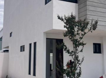 Casa de 4 habitaciones, Querétaro · Venta Hermosa Casa en Hacienda Juriquilla Santa Fe!