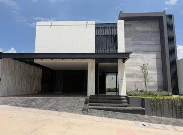 Casa de 4 habitaciones, León · Casa en Venta en Cañada del Refugio Sur