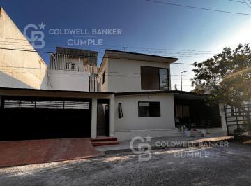Casa · 220m² · 4 Recámaras · 4 Estacionamientos · Casa en Colonia Revolución