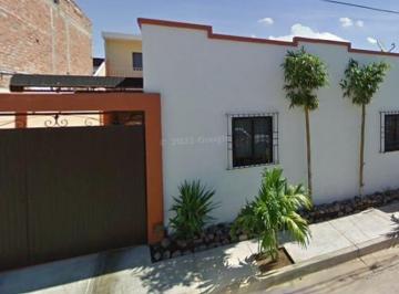 Casa de 4 habitaciones, Culiacán · Casa de 270 m² con 4 Recámaras en Venta en Tierra Blanca