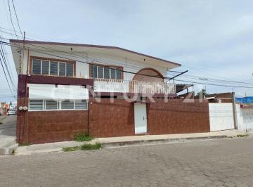 Casa · 424m² · 7 Recámaras · 6 Estacionamientos · Casa con 2 Departamentos en Venta, Col. Fco I. Madero, Atlixco, Puebla