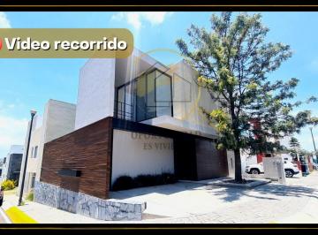 Casa en condominio de 3 habitaciones, El Marqués · Casa en Renta en Zen House Queretaro en Esquina
