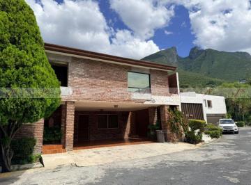 Casa · 319m² · 3 Recámaras · 2 Estacionamientos · Casa en Venta en Contry La Silla