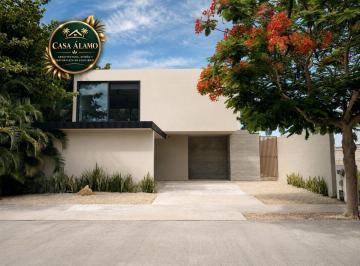 Casa · 341m² · 4 Recámaras · 4 Estacionamientos · Casa en Venta Amueblada en Merida Conkal Privada Arborea