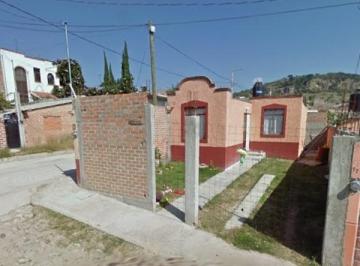 Casa de 2 habitaciones, ácámbaro · Casa con Amplio Terreno en Loma Dorada, Guanajuato Tglj42