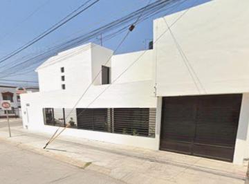 Casa de 4 habitaciones, Soledad de Graciano Sánchez · Casa de 140 m² con 4 Recámaras en Venta en Urbana Arboledas