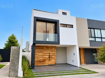Casa de 3 habitaciones, Zapopan · Casa en Venta en Valle Imperial Zapopan Jalisco