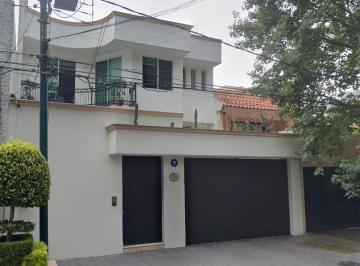 Casa de 4 habitaciones, Coyoacán · Casa en Venta en Coyoacan
