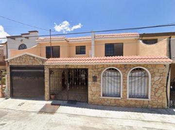 Casa de 3 habitaciones, Saltillo · Casa de Recuperacion Bancaria en Saltillo