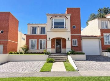 Casa de 3 habitaciones, Atizapán de Zaragoza · Casa en Renta en Bosque Esmeralda, Atizapán de Zaragoza