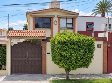 Casa de 5 habitaciones, Naucalpan de Juárez · Venta de Hermosa Casa en Jardines de San Mateo Naucalpan Estado de Mexico