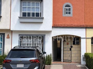 Casa de 3 habitaciones, Cuautitlán Izcalli · Casa con 3 Recámaras en Renta en Jardines de San Miguel III, Cuautitlán Izcalli