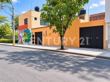 Casa · 209m² · 5 Recámaras · 3 Estacionamientos · Casa en Venta en Colonia Puebla, Calle 87, Venustiano Carranza, Cdmx