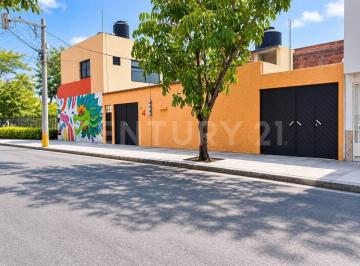 Casa · 208m² · 5 Recámaras · 3 Estacionamientos · Casa en Venta en Colonia Puebla, Calle 87, Venustiano Carranza, Cdmx