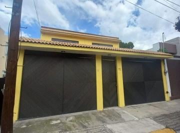 Casa de 3 habitaciones, Tlalnepantla de Baz · Se Renta Amplia Casa con Vigilancia, de 3 Habitaciones y Muy Centrica!.