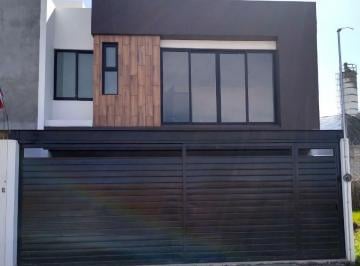 Casa de 3 habitaciones, Toluca · Casa en Venta en Cacalomacán