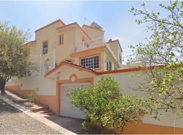 Casa de 5 habitaciones, Querétaro · Casa de 599 m² con 5 Recámaras en Venta en Arboledas