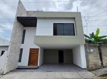 Casa · 224m² · 3 Recámaras · 2 Estacionamientos · Casa en Playa de La Libertad
