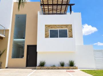 Casa en condominio de 3 habitaciones, Corregidora · Casa en Venta en Porta Nova con Roof y Jardín