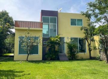 Casa de 4 habitaciones, Tlayacapan · Casa en Venta en Jardines de Tlayacapan, Morelos