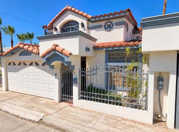 Casa de 4 habitaciones, Tijuana · Venta de Casa en La Colonia Altabrisa en Tijuana en Baja California